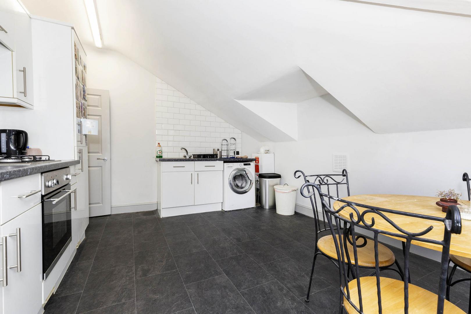 			3 Bedroom, 1 bath, 1 reception Flat			 Mowbray Road, KILBURN